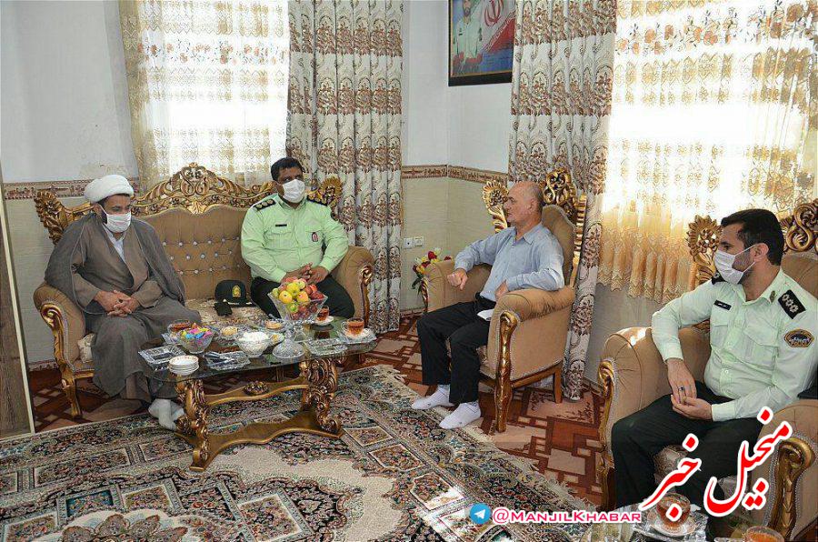 فرمانده انتظامی شهرستان رودبار در دیدار با خانواد شهید سید سجاد حسینی : خانواده شهدا الگو و اسوه ایثار و از خود گذشتگی هستند